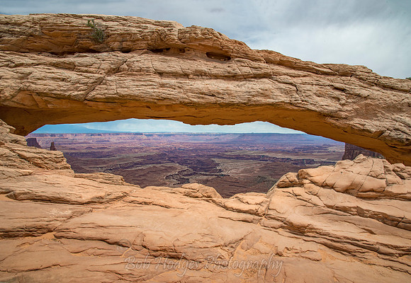 Mesa_Arch,_Canyonlands_UT_2