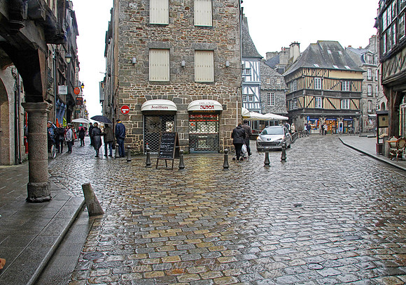 _MG_6780_Rainy_Street,_Dinan