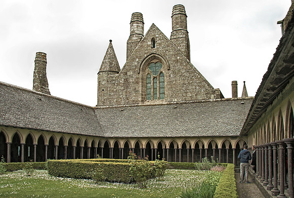 Cloister__Chateau_Sainte_Michel