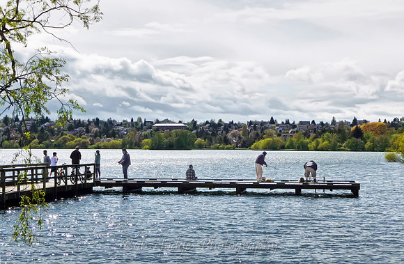 P1020429_Fishing_at_Greenlake