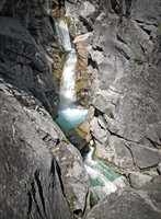 IMG_4099_Waterfall_at_Rainier