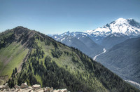 Mt_Rainier_Viewed_From_Crystal_Mt